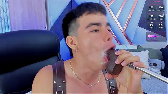 Alejandro_karter18 Adlı Modelin Canlı XXX Sohbeti