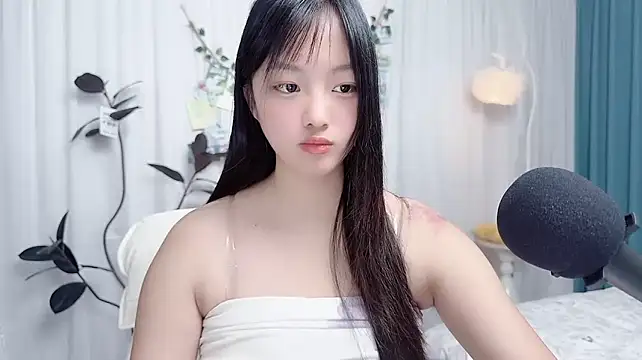 Winnie666999 现场XXX聊天