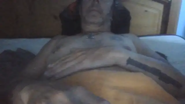 SHARPSkinhead Pertunjukan Webcam