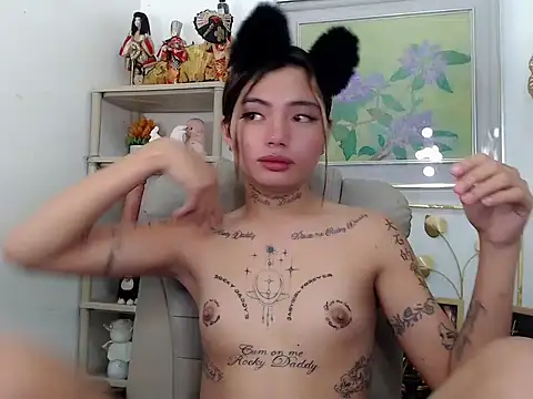 Show modela JasmineHiller na web-kameri
