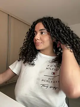 Curlyierr's Live XXX Chat