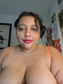 BBW_LATIN_BIGASSS 即時 XXX 聊天