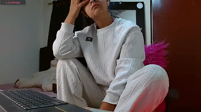 Amaia_Bushida Adlı Modelin Canlı XXX Sohbeti