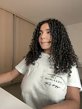 Curlyierrn Live XXX chat