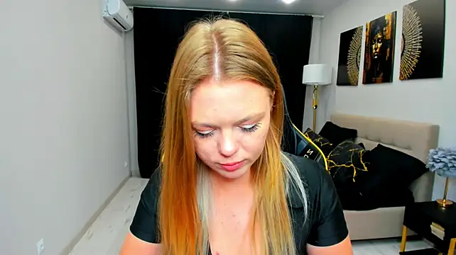 Strawberrye live XXX chat