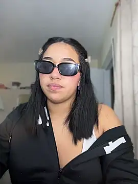 Issa_rodriguez – Live XXX-chat