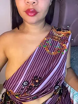 shara_queen1 Adlı Modelin Canlı XXX Sohbeti