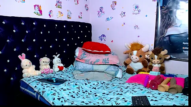 ShantalsSecret Webcamshow