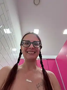 Chatroom XXX en direct de NataKitten