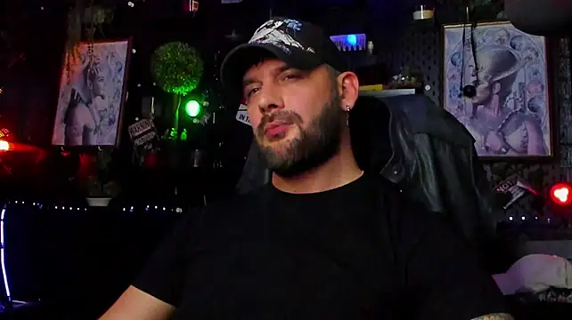 Онлайн чат XXX LexHardy