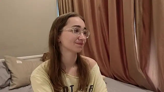 PollyBeev live XXX chat