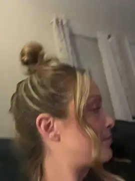 BellaBunny25's Webcam Show