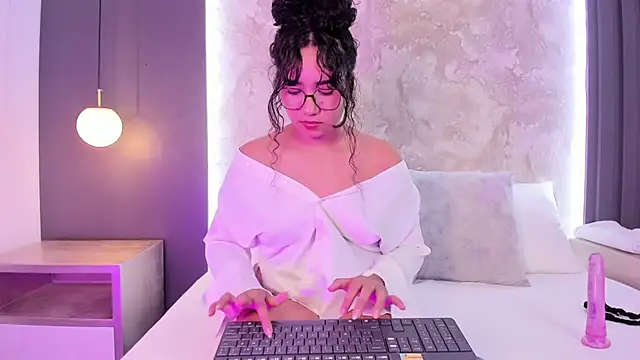 alysson_moon_ 现场XXX聊天