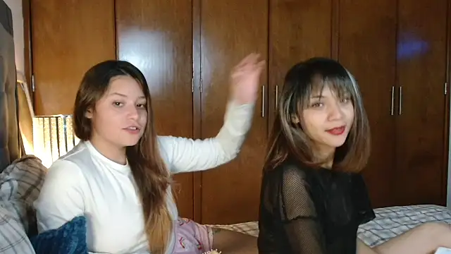 Chat +18 de 3littles ao vivo