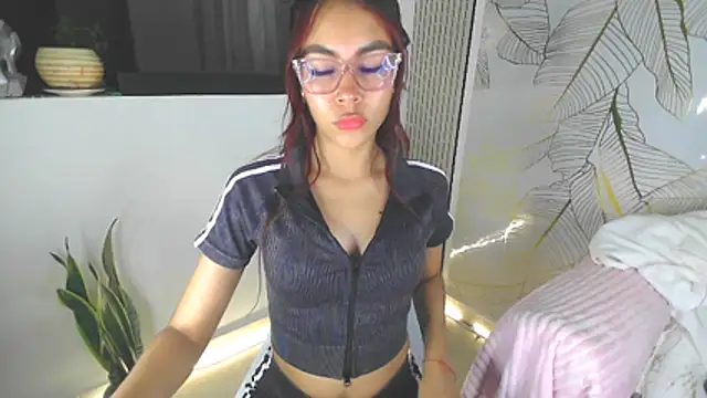 im_miauhg's Live XXX Chat