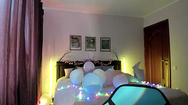 luna_lust_212 Adlı Modelin Canlı XXX Sohbeti