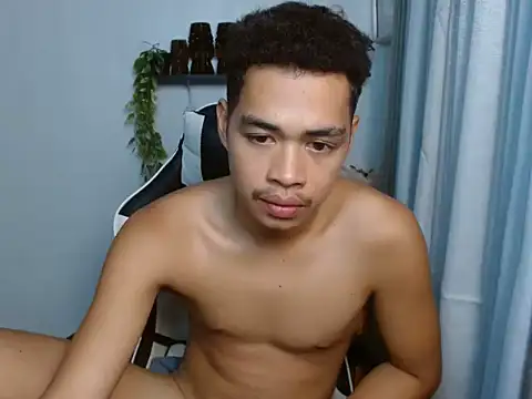 Chatroom XXX en direct de curlyasian_njxx