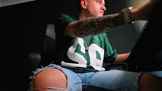 Chat +18 de FelixStarkk ao vivo
