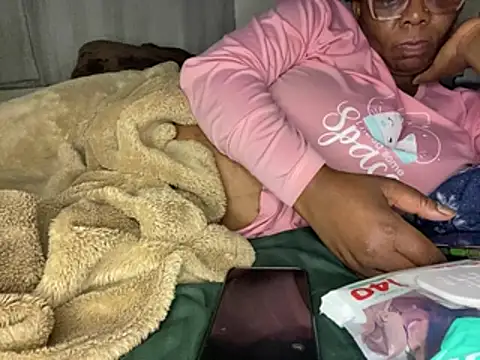 BoobsQueeen Adlı Modelin Canlı XXX Sohbeti