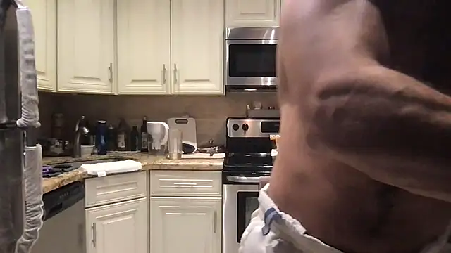 XXX chat uživo modela BigGuyMuscle