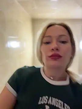 XXX chat uživo modela LavenderHot