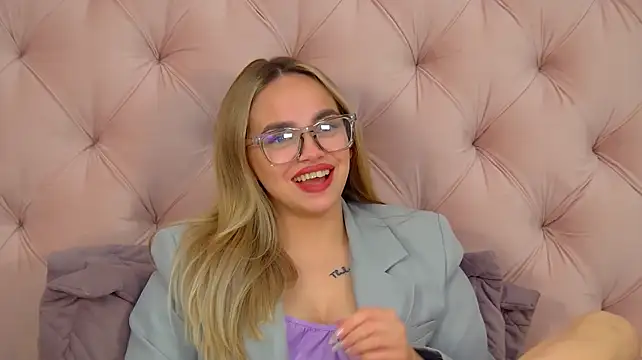 AnitaVenture's Webcam Show