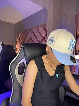 צ'אט XXX בשידור חי של ian_mathias_