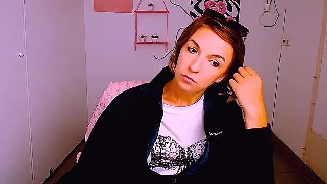 Lana_Foxyy 即時 XXX 聊天