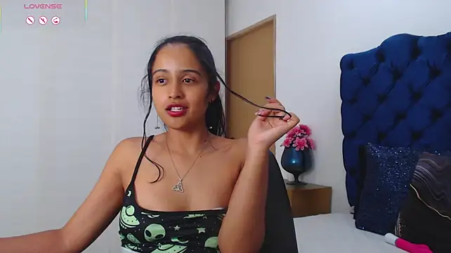 Lili666_ Chat XXX in diretta