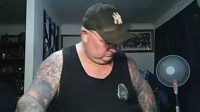 KINKYBLUEYES69's Webcam Show