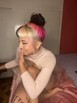 RebelKitty_ Adlı Modelin Canlı XXX Sohbeti