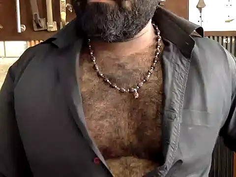 צ'אט XXX בשידור חי של naughtydaddyy