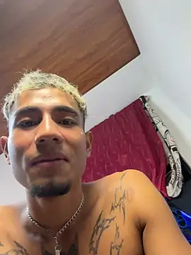 nick_acost Adlı Modelin Canlı XXX Sohbeti