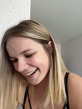 Chatroom XXX en direct de KimEvanss