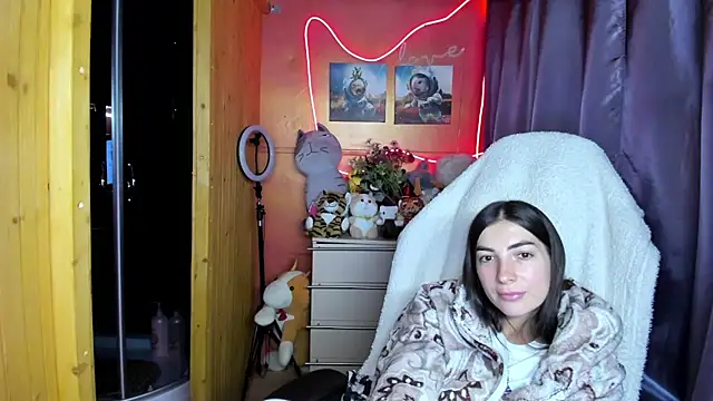 Fiery_Brunette_ Adlı Modelin Canlı XXX Sohbeti