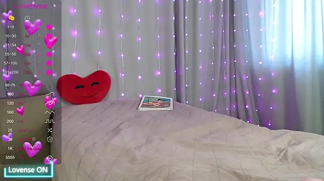 DaddysSluttyGirl2001 现场XXX聊天