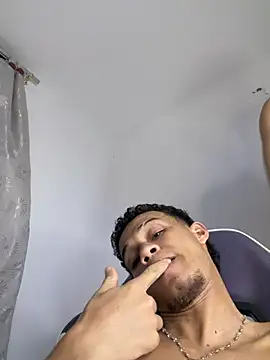 friends_lust_latin Show Webcam
