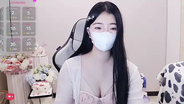 Nina_777_ 网络视讯表演