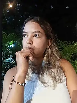 dulce_lyraa1 live XXX chat