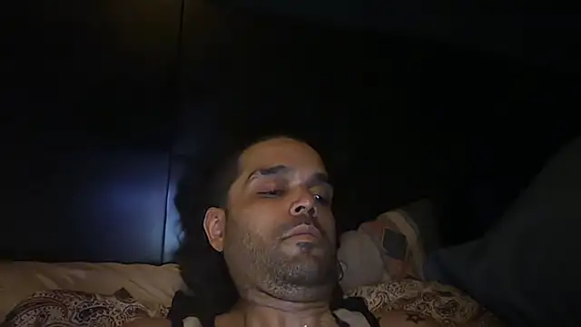 צ'אט XXX בשידור חי של icebergslim281