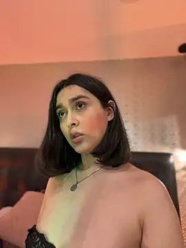MiahWindsor's Live XXX Chat