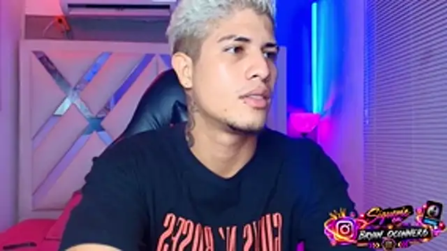 dominic_connor's Live XXX Chat