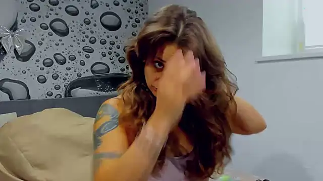 AlmaFancy Adlı Modelin Canlı XXX Sohbeti