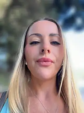 Živý XXX chat EmaSalis