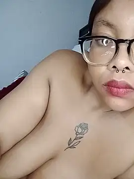 ShantelBootyBoobs 在線直播表演