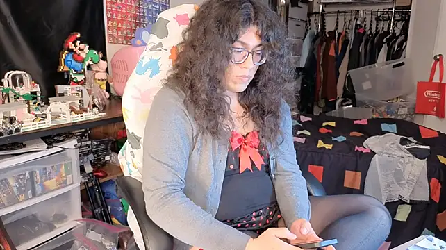 ShinyCherub Chat XXX in diretta