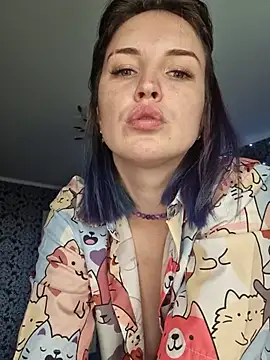LazyTanukii's Live XXX Chat