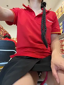 Sneaky_Cumshoot Show Webcam