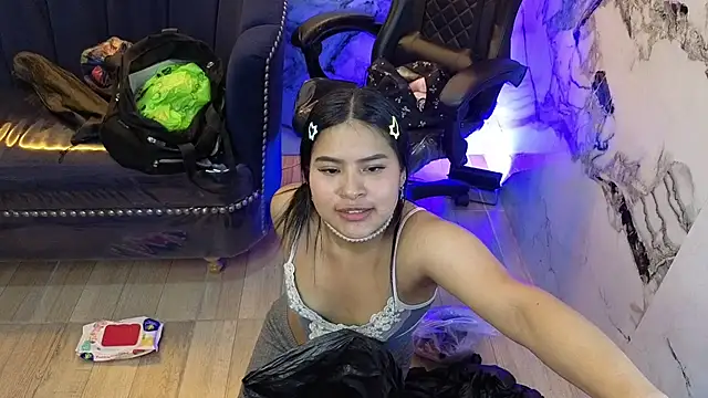 Paulette_v Adlı Modelin Canlı XXX Sohbeti