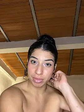 Miily_0 লাইভ XXX চ্যাট